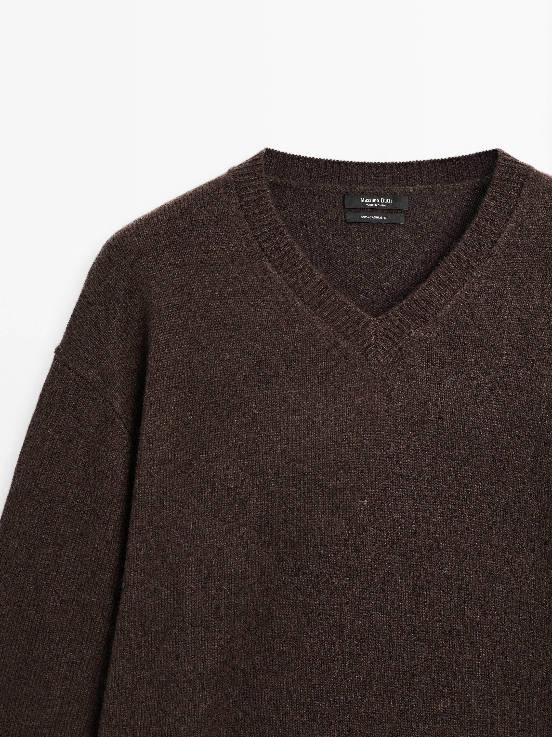 Oversize cashmere V-neck sweater